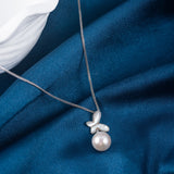 Luxurious Butterfly and Pearl Pendant Necklace